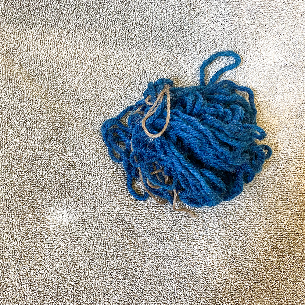 5 WAYS TO RE-USE YARN SCRAPS (AND WHY YOU SHOULD!) – Hook🔸Yarn🔸Carabiner